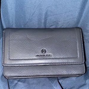 Michael Kors Jet Set Small Pebbled Leather Smartphone Convertible Crossbody Bag